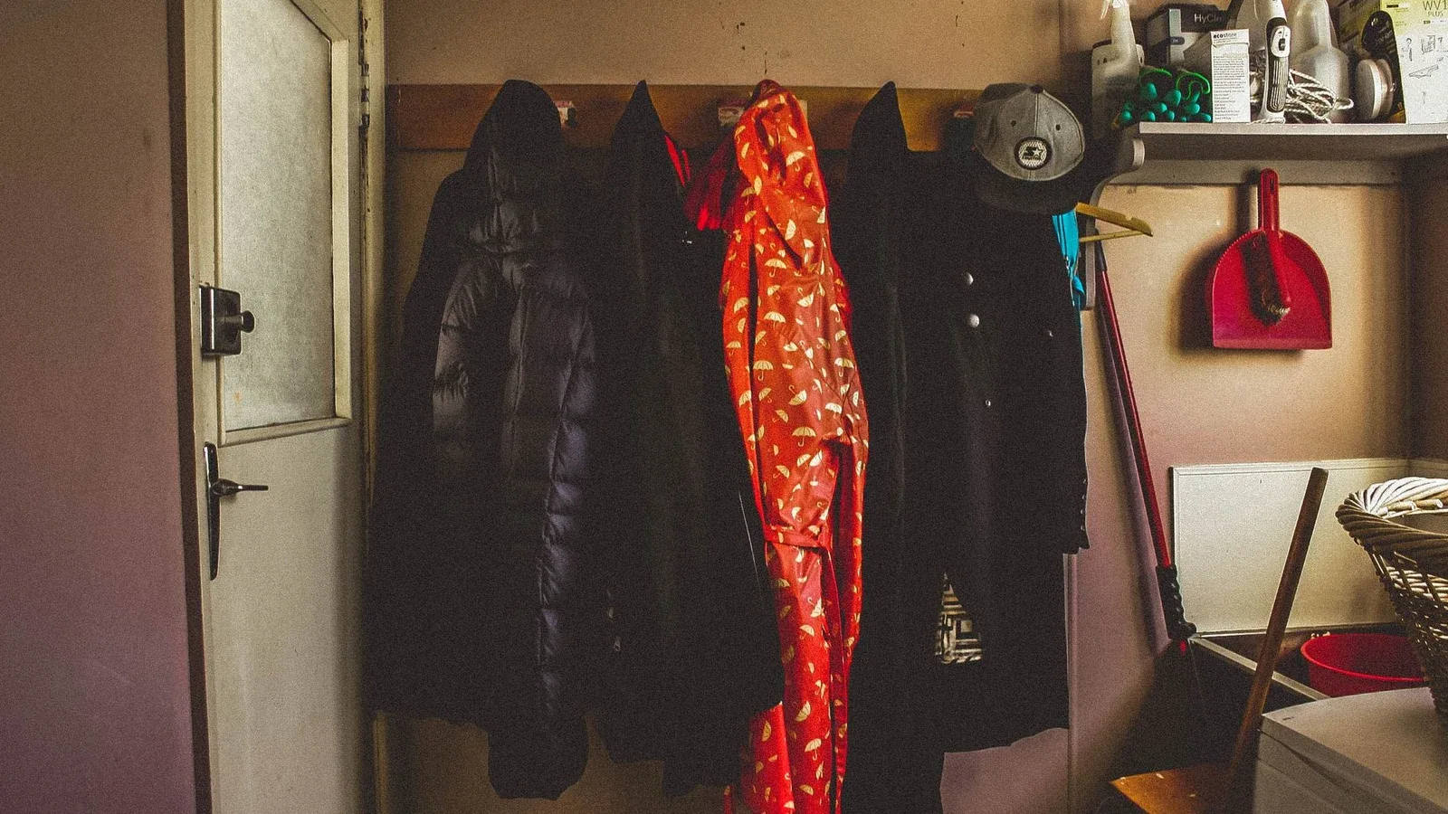 How to Tame Entryway Clutter Without the Chaos